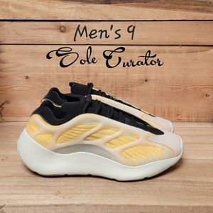 🆕️ Adidas Yeezy 700 Men's size 9